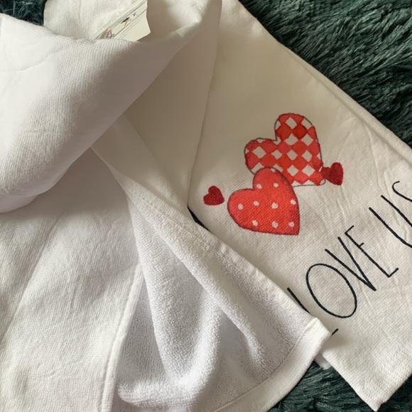 ❤️Rae Dunn kitchen towels❤️ - Picture 2 of 6